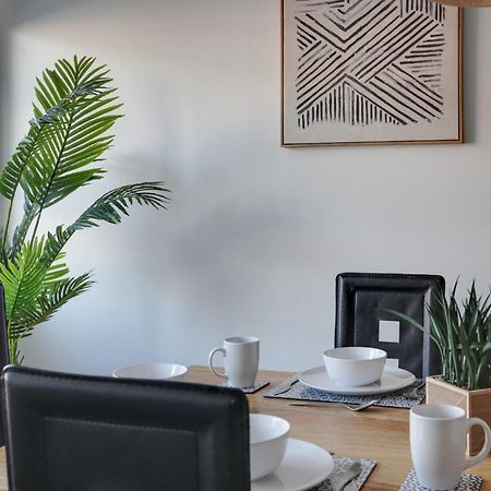 チェルムスフォード Niche Sunrise Townhouseヴィラ エクステリア 写真