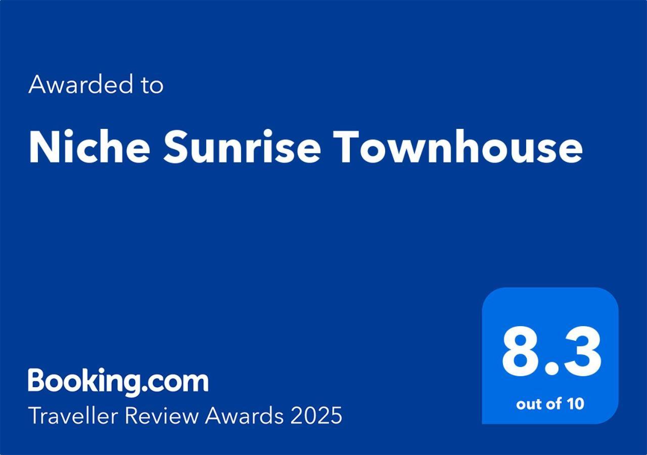 チェルムスフォード Niche Sunrise Townhouseヴィラ エクステリア 写真